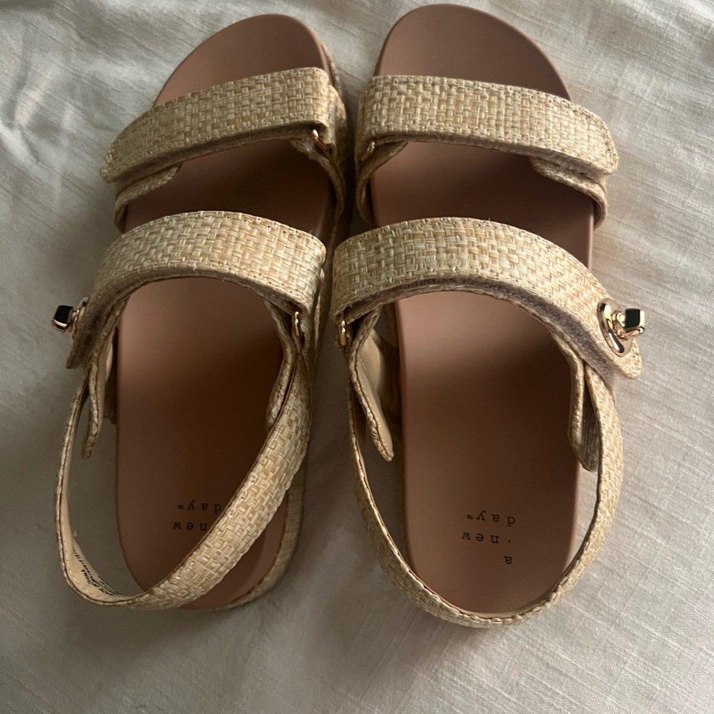 Women's tan Sandals